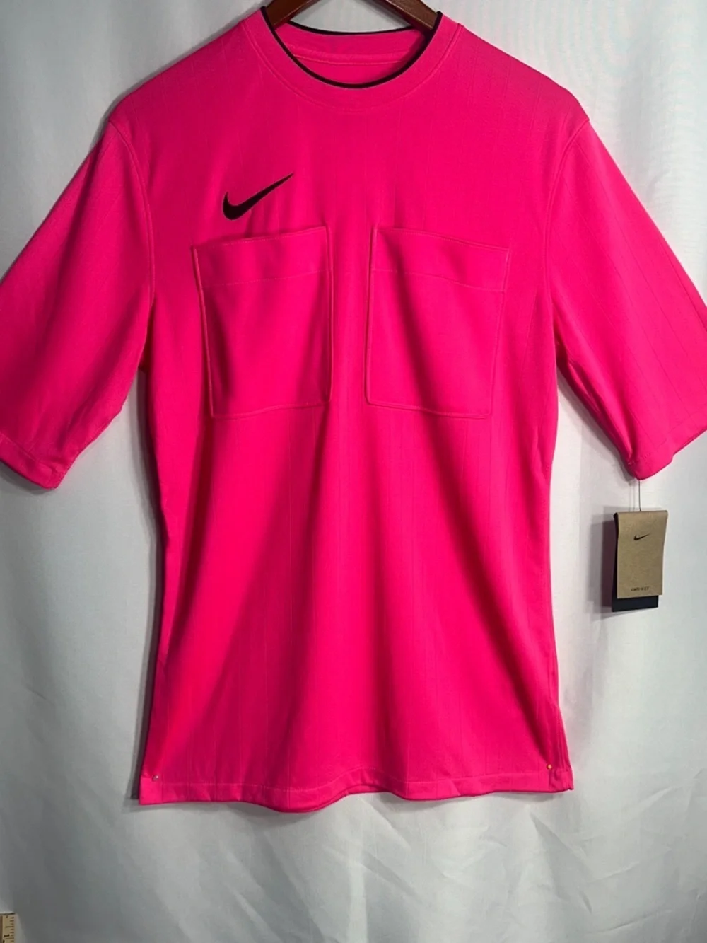 Nike Men’s Hot Pink Dual-Pocket Short Sleeve Jersey new size M